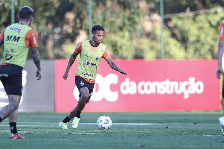 Fotos do primeiro treino de Diego Costa pelo Atlético