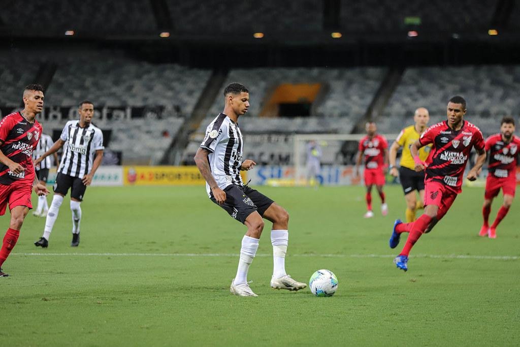 Atltico 0 x 2 Athletico-PR - Campeonato Brasileiro
