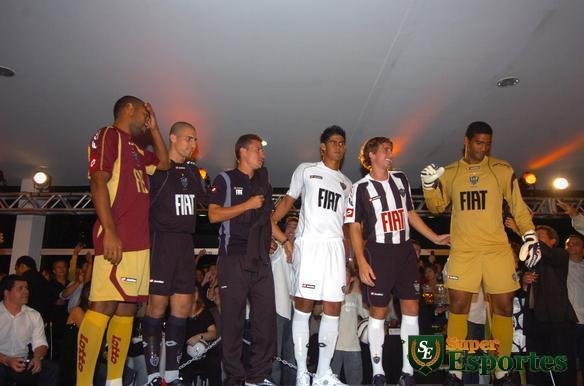 Uniformes usados pelo Atltico no ano do centenrio