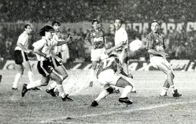 Em 1992, o Cruzeiro conquistou o bi da Supercopa da Libertadores, desta vez sobre o Racing da Argentina. Foi o terceiro ttulo internacional da histria celeste.