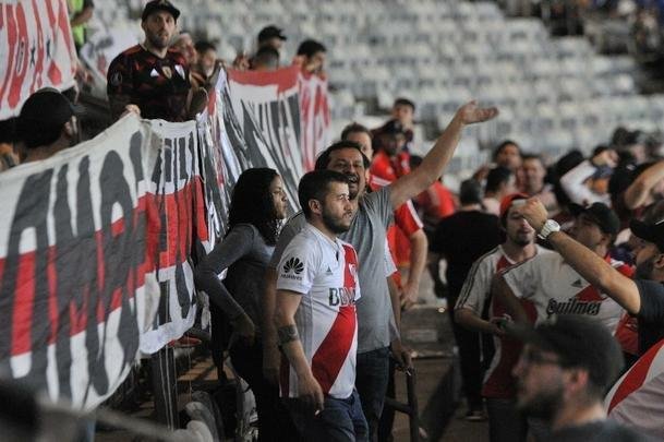 Fotos das torcidas de Cruzeiro e River Plate, no Mineiro, em duelo de volta das oitavas de final da Copa Libertadores