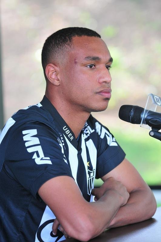 Fotos da apresentao e primeiro treino de Leandrinho no Atltico