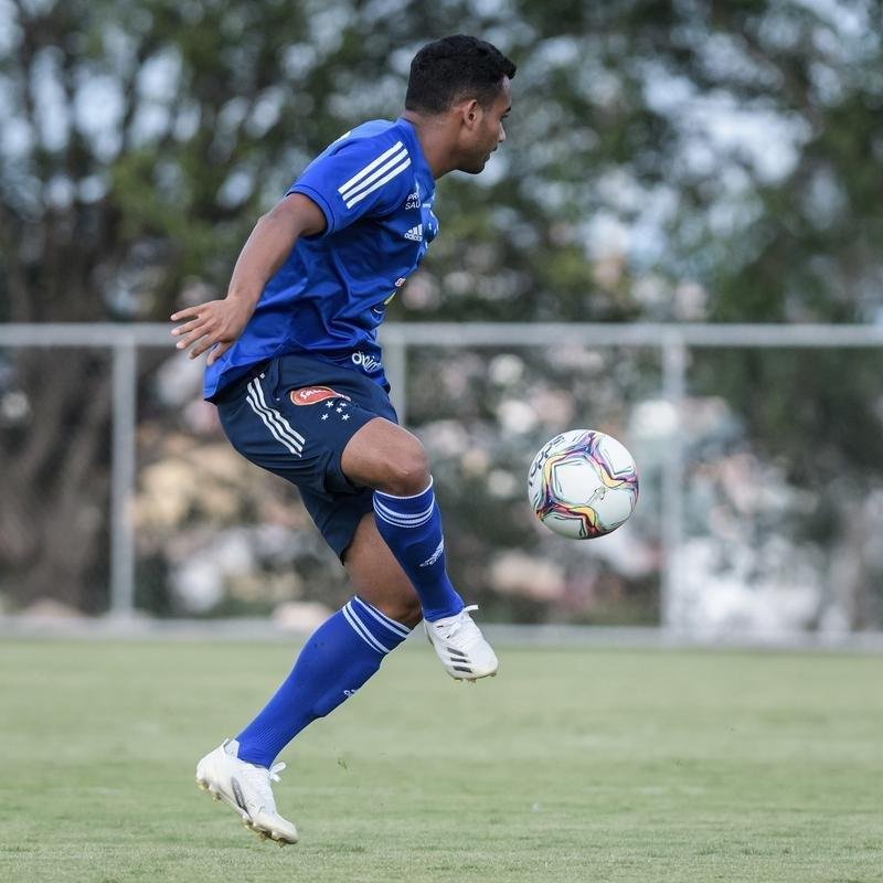 Fotos do treino do Cruzeiro desta quinta-feira, 19/11, na Toca da Raposa II