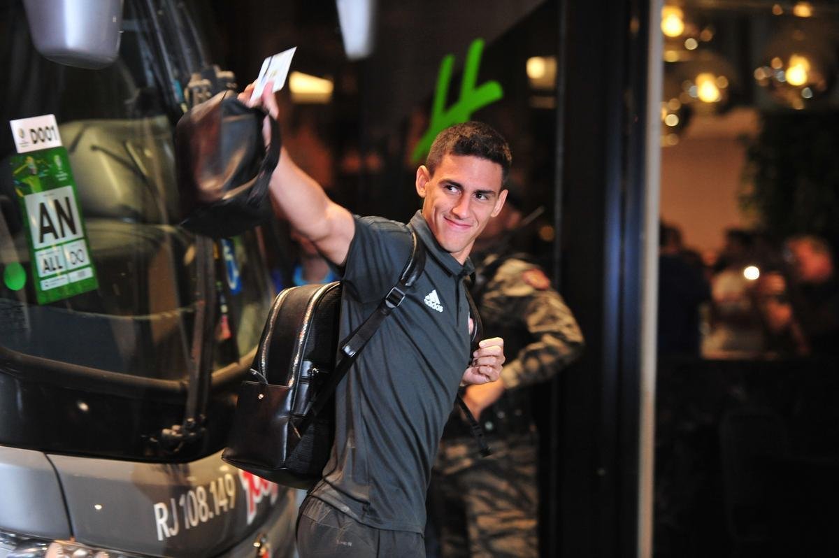 Seleo Paraguaia chegou ao hotel na Regio Centro-Sul de Belo Horizonte na noite desta segunda