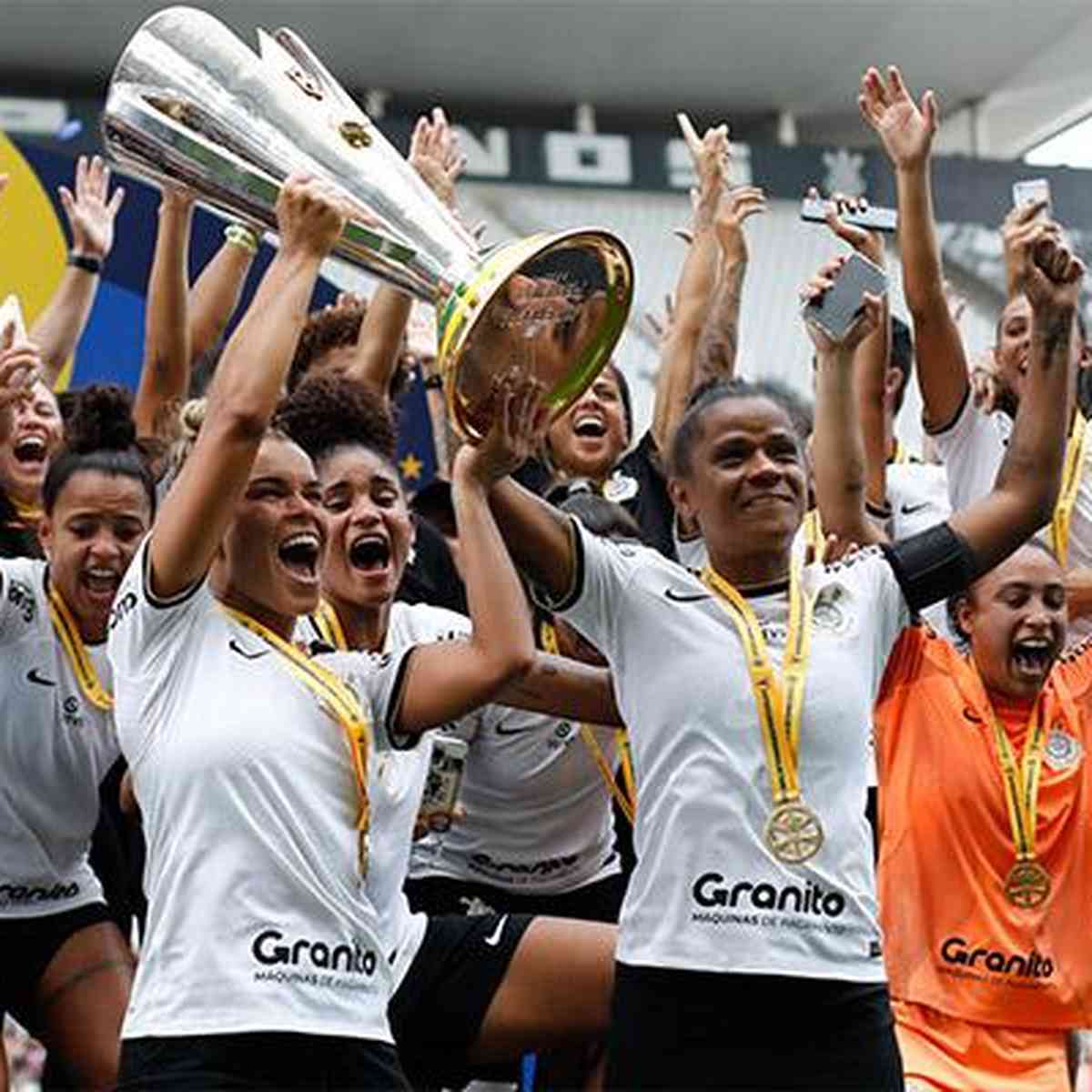 Corinthians goleia São Paulo e conquista o Paulistão Feminino