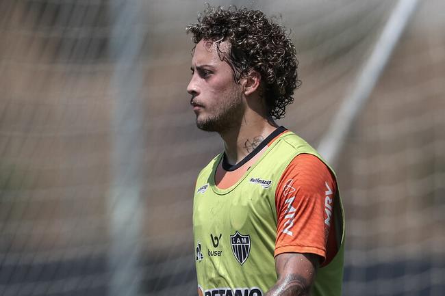 Guga substituirá Mariano na lateral direita do Atlético contra o Sport