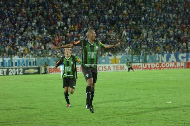 No duelo de volta, o Amrica voltou a vencer o Cruzeiro - dessa vez, por 2 a 1. Victorino (contra) e Fbio Jnior marcaram para o Coelho. No entanto, na grande deciso, o Amrica foi superado pelo Atltico e amargou o vice-campeonato estadual.