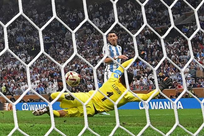 Di Mara ampliou a vantagem da Argentina para 2 a 0 na final da Copa do Mundo contra a Frana. Veja o gol por todos os ngulos