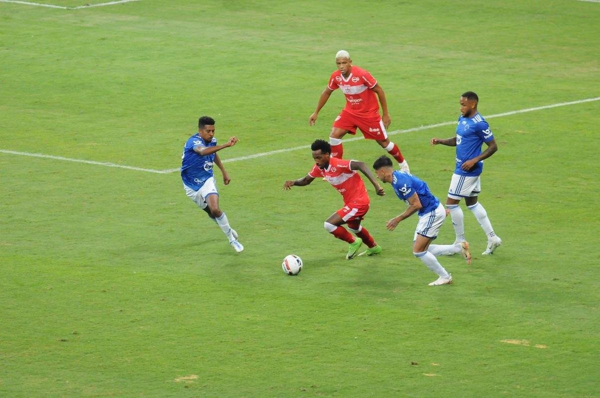 Fotos do jogo entre Cruzeiro e CRB, no Mineiro, em Belo Horizonte, pela 11 rodada da Srie B do Brasileiro