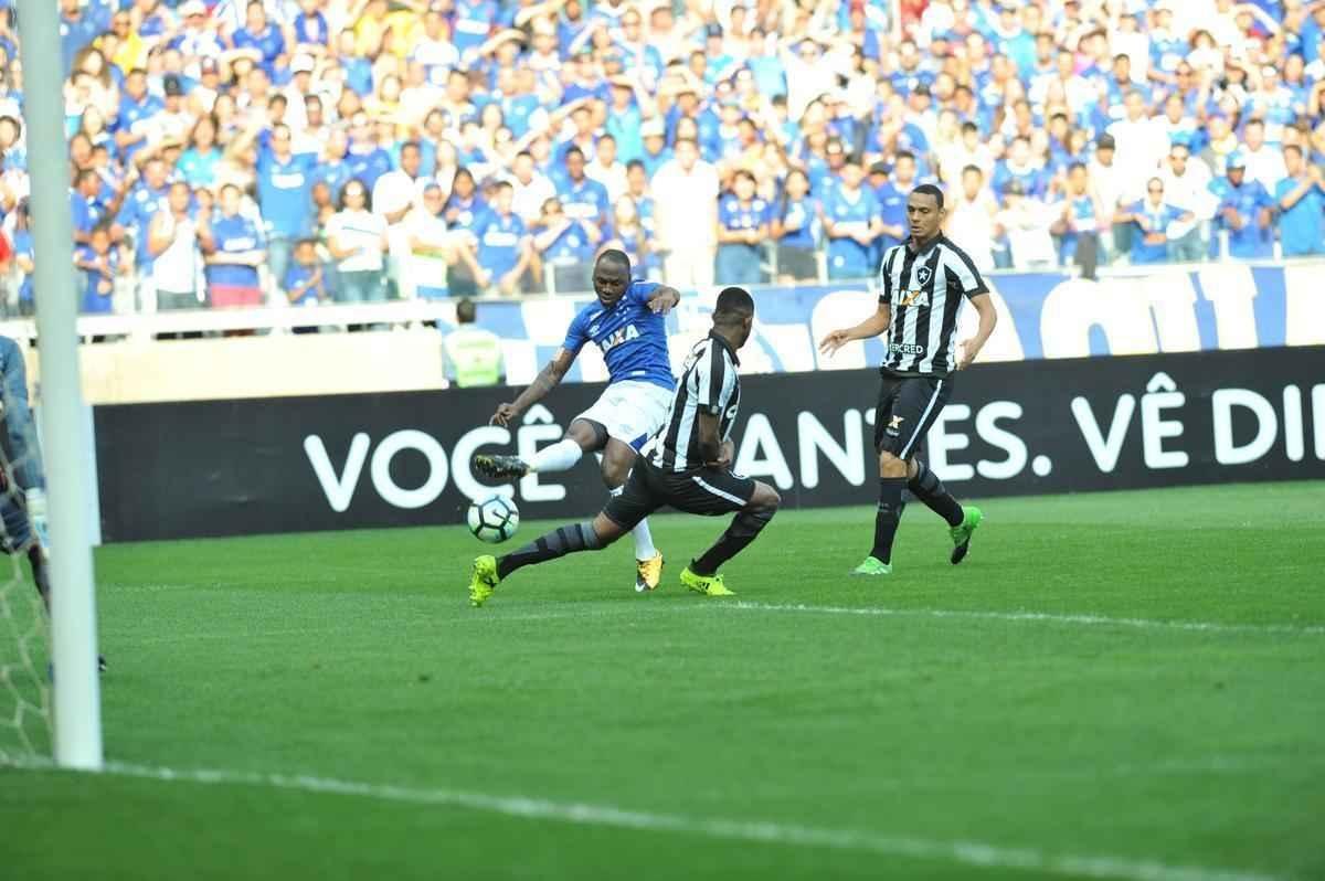 Imagens do jogo entre Cruzeiro e Botafogo, pela 19 rodada do Brasileiro, no Mineiro