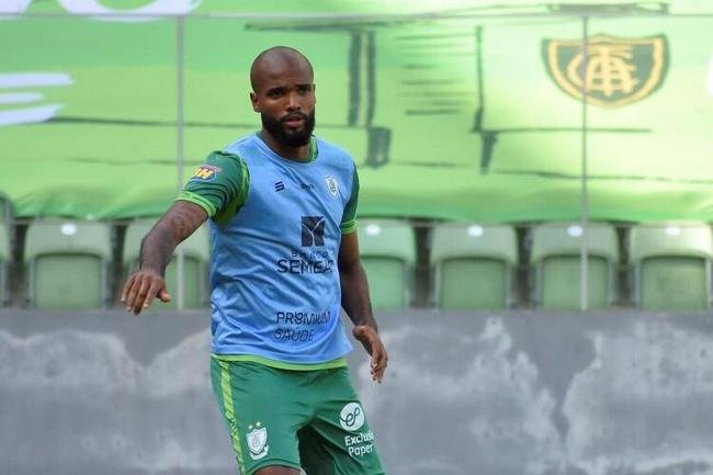 O zagueiro Messias teve resultado positivo divulgado pelo Amrica em 15 de setembro, antes do jogo de ida contra a Ponte Preta, na quarta fase da Copa do Brasil. 