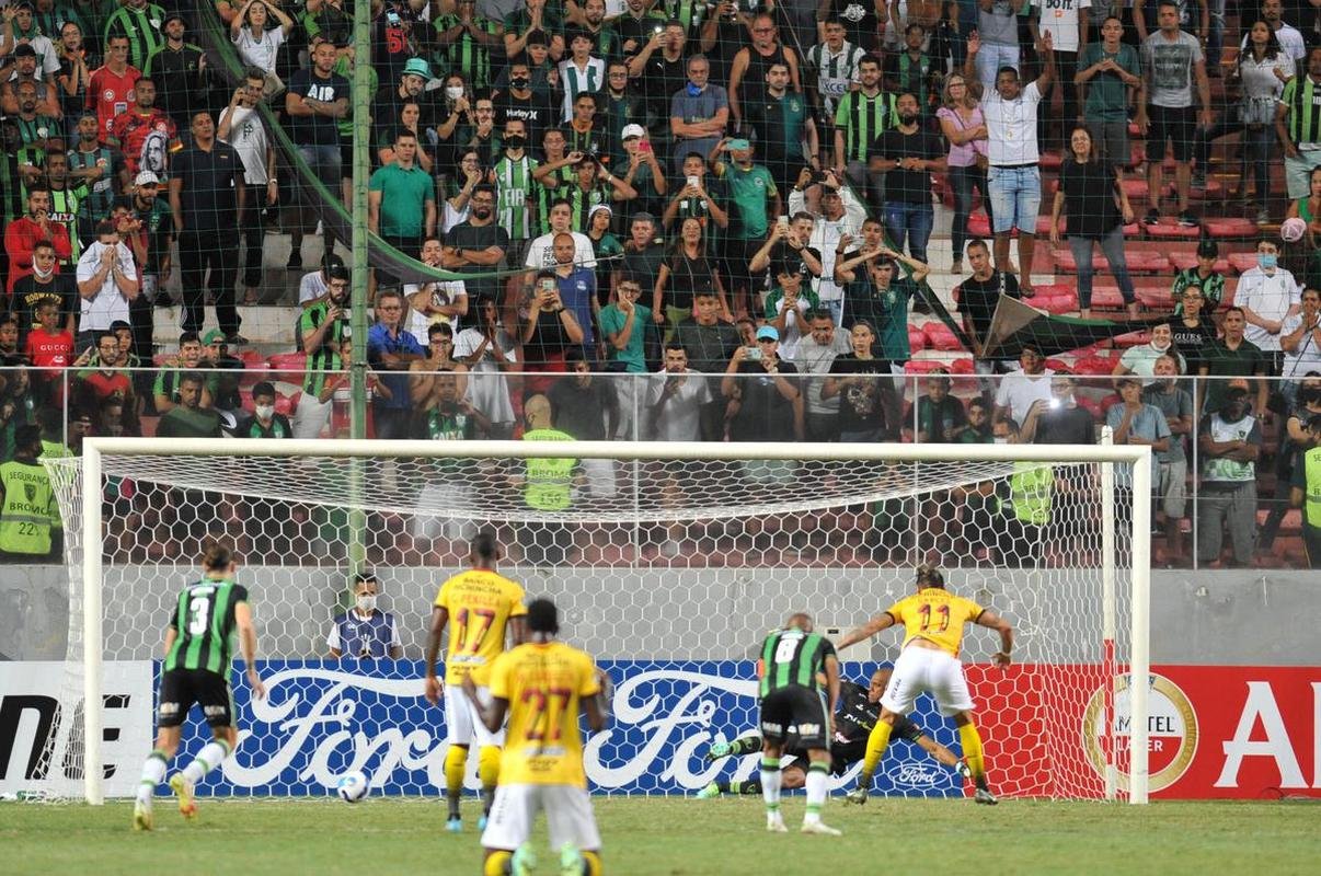 Fotos do empate por 0 a 0 entre Amrica e Barcelona de Guayaquil, no Independncia, em BH, pela terceira fase da Copa Libertadores