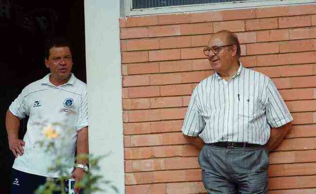 Ex-presidente do Cruzeiro Felcio Brandi, construtor da Toca da Raposa I, durante visita ao CT em 2000