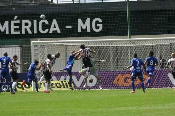 Imagens de Atltico x Ponte Preta, no Independncia