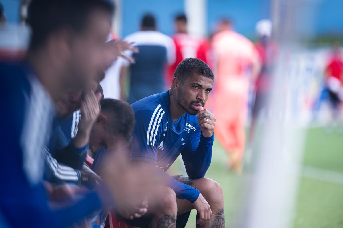 Imagens do jogo-treino entre Cruzeiro e Bolívar, neste sábado (20/2), na Toca da Raposa II. Time celeste venceu por 1 a 0