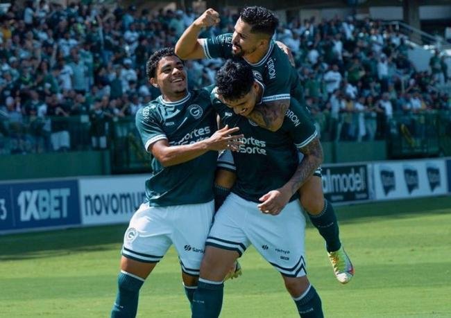 5 - Gois: 11V, 3E, 1D (80%)