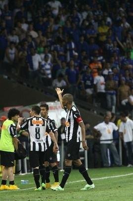 Imagens da deciso entre Cruzeiro e Atltico no Mineiro