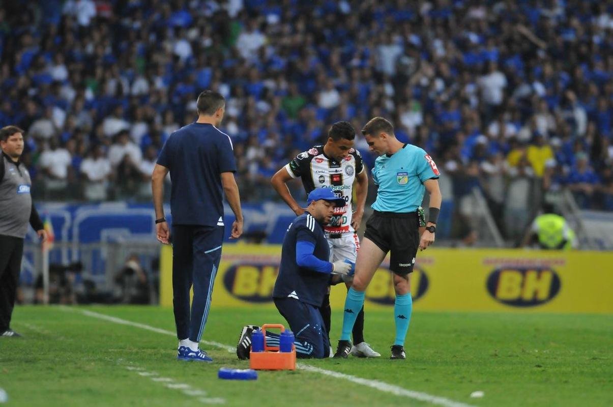 As melhores fotos do jogo entre Cruzeiro e Operrio-PR, no Mineiro, em Belo Horizonte, pela 29 rodada da Srie B do Brasileiro
