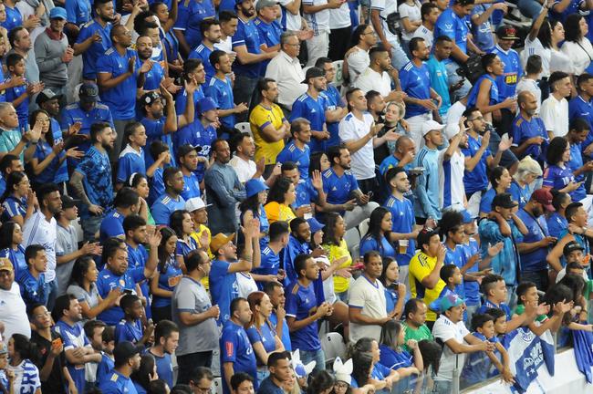 Torcida do Cruzeiro deu show mais uma vez e lotou o Mineiro na partida contra o CRB pela 11 rodada da Srie B