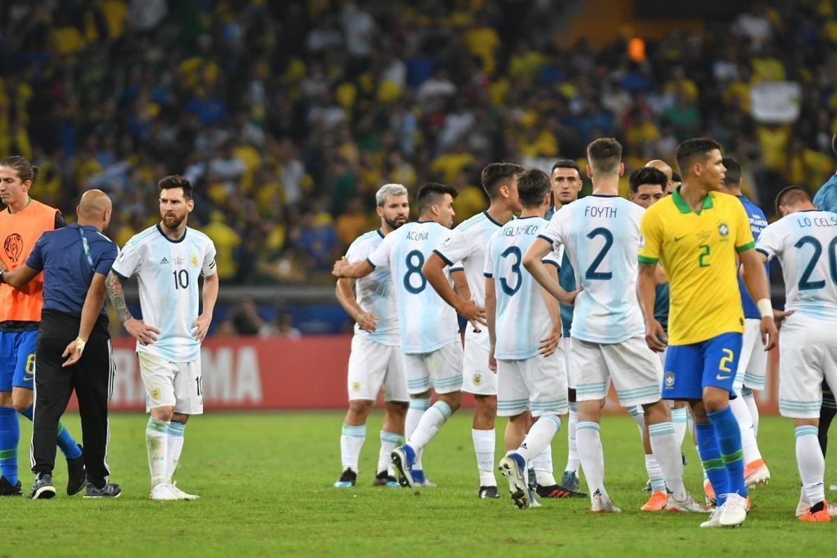 Fotos da vitria do Brasil sobre a Argentina, por 2 a 0, no Mineiro, pela semifinal da Copa Amrica; Gabriel Jesus e Firmino marcaram os gols da seleo em BH