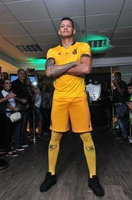 Coleo de uniformes do Amrica da temporada 2019. Clube adotou marca prpria, a Sparta. Por isso, desfile na loja do clube, no shopping Boulevard, em BH, foi ao estilo espartano