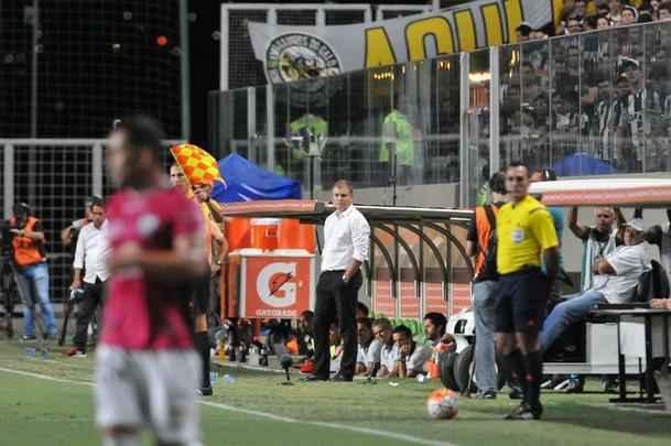 Atltico marcou gol sobre o Del Valle logo aos trs minutos, com Pratto, e explodiu Independncia