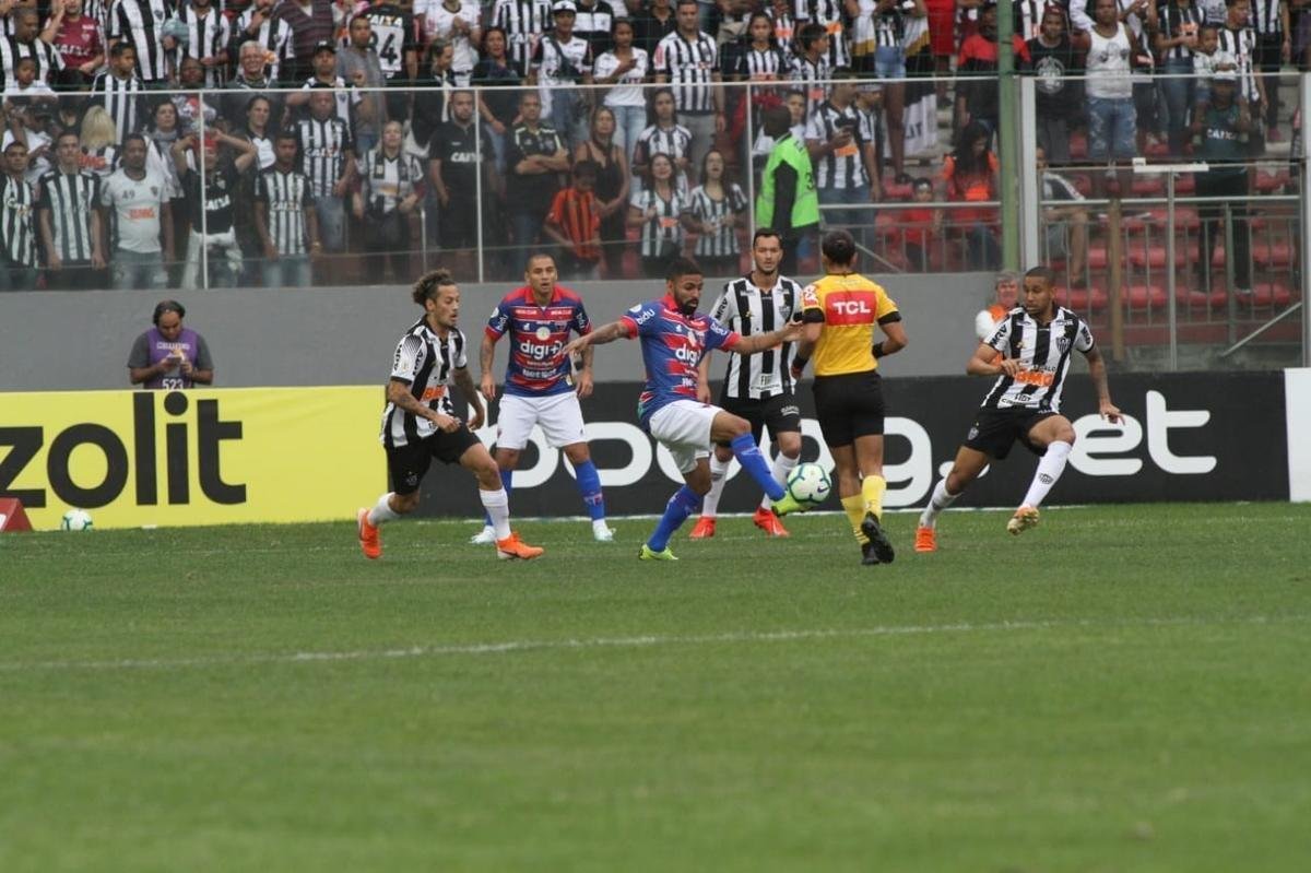 Imagens da partida entre Atltico e Fortaleza, no Independncia