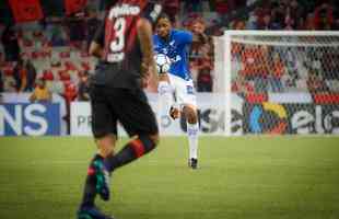 Cruzeiro e Atltico-PR se enfrentaram na noite desta quarta-feira, em Curitiba