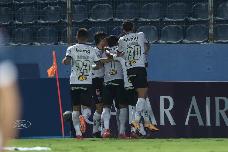 Atltico venceu o Cerro Porteo, em Assuno, com um gol de Keno, nos acrscimos do segundo tempo