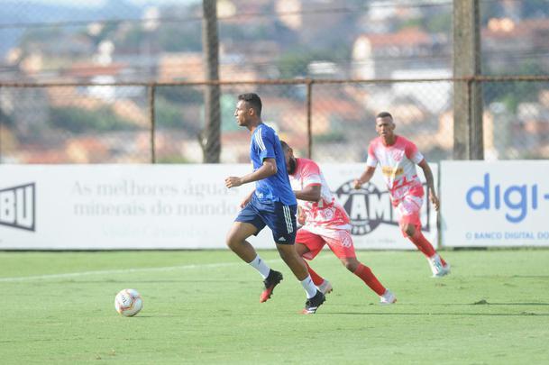 Cruzeiro venceu Democrata de Sete Lagoas por 5 a 1, nesta tera-feira, na Toca da Raposa II