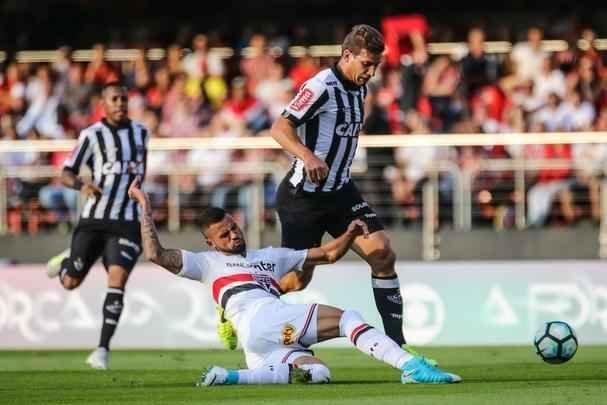 Lance de São Paulo x Atlético, jogo disputado no Morumbi pelo Campeonato Brasileiro