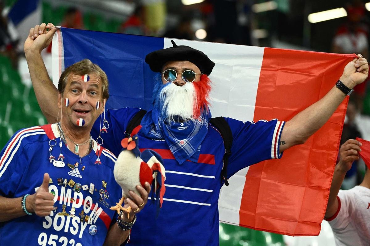 Torcedores de Tunsia e Frana na partida pelo Grupo D da Copa do Mundo do Catar