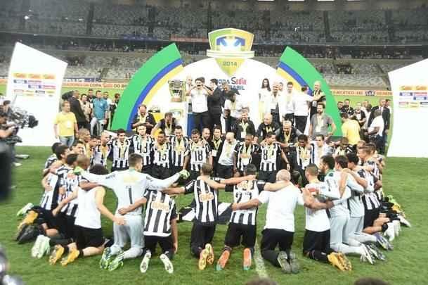 Imagens da deciso entre Cruzeiro e Atltico no Mineiro