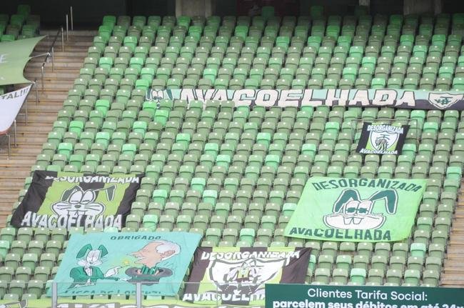 Fotos do jogo de ida da final do Campeonato Mineiro, entre Amrica e Atltico, no Independncia, em Belo Horizonte