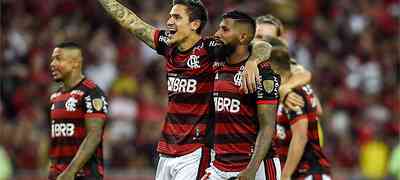 Flamengo vence de novo o Corinthians e avança às semifinais da Libertadores