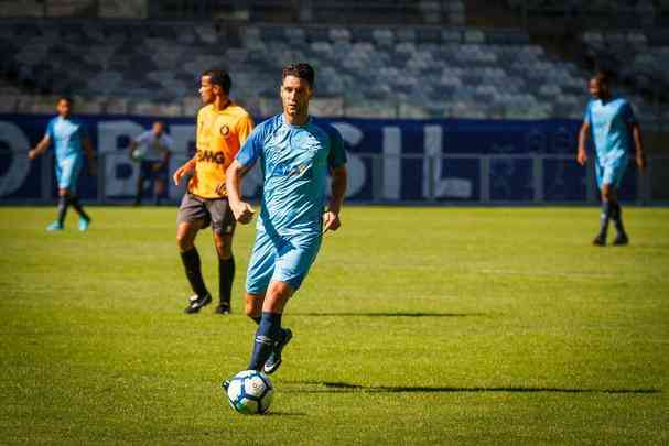 Imagens do jogo-treino entre Cruzeiro x Coimbra, no Mineiro, na manh deste sbado