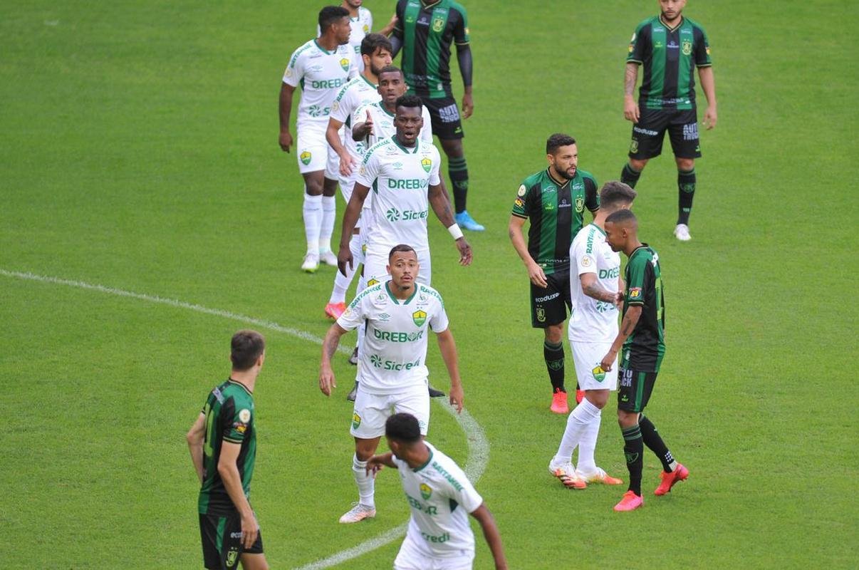 Fotos de Amrica x Cuiab, no Independncia, pela 4 rodada do Brasileiro