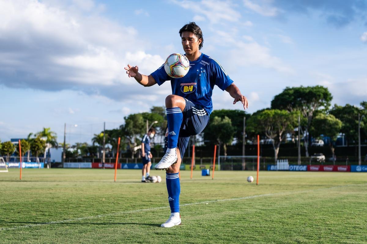 Imagens do treino do Cruzeiro desta segunda-feira na Toca da Raposa II