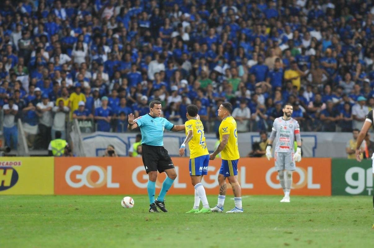 As melhores fotos do jogo entre Cruzeiro e Operrio-PR, no Mineiro, em Belo Horizonte, pela 29 rodada da Srie B do Brasileiro