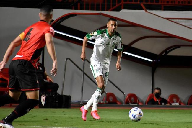Atlético-GO e América se enfrentaram em Goiânia, pela 14ª rodada do Campeonato Brasileiro