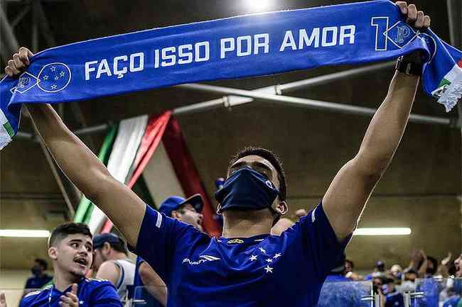 Torcedor do Cruzeiro em jogo contra o Confiança no Mineirão