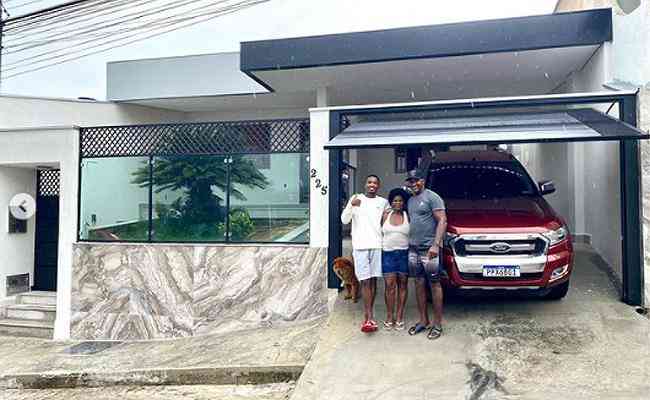 Cac, ex-Cruzeiro, deu casa e carro aos pais
