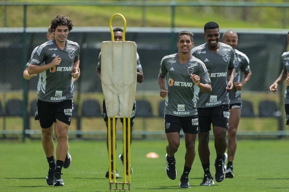 Atltico teve um dia de folga aps o empate com o Cruzeiro no clssico. Elenco de Coudet retomou atividades na Cidade do Galo na tarde desta quarta-feira (15/2).