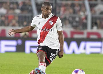 De La Cruz atua pelo River Plate, que ainda luta por classificação na Libertadores