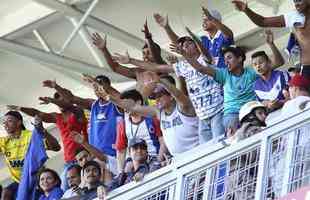 Torcedores do Cruzeiro nas cadeiras do Estdio Independncia