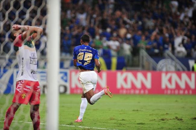 Fotos da partida entre Cruzeiro e Brusque, no Mineiro, em BH, pela 35 rodada da Srie B do Brasileiro