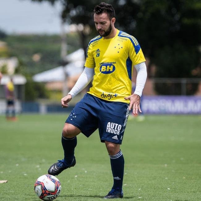Treino do Cruzeiro nesta segunda-feira, na Toca da Raposa 2, em Belo Horizonte.