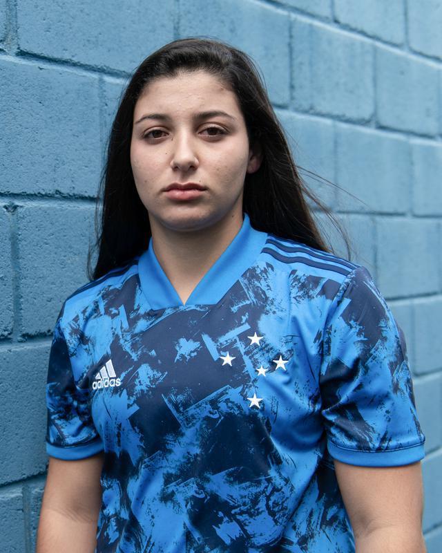 Fotos da nova camisa 3 do Cruzeiro, produzida pela Adidas