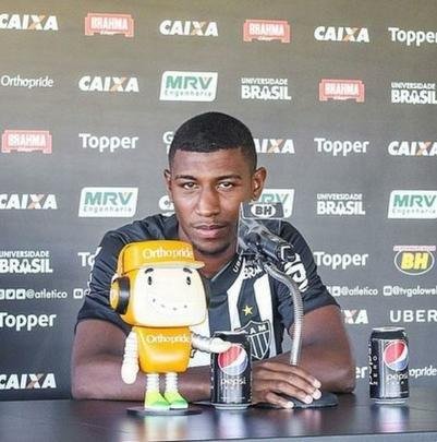 Emerson - Comprado pelo Atlético junto à Ponte Preta em maio, Emerson deixou o Atlético no começo de 2019. O lateral-direito, após boa passagem pelo Galo, foi vendido para o Barcelona por R$ 50,8 milhões. No alvinegro, ele fez apenas 23 jogos - um gol e uma assistência.