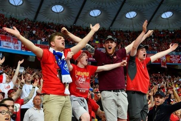 Torcidas de Real Madrid e Liverpool encheram o estádio Olímpico, de Kiev, na final da Champions